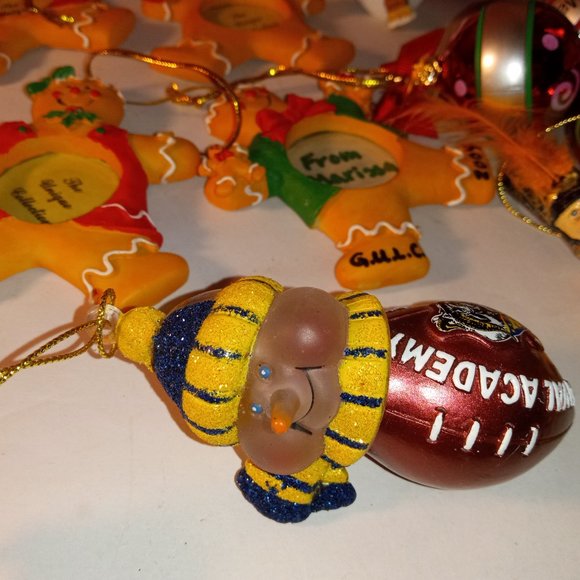 CHRISTMAS TREASURE BASKET FILLED WITH ORNAMENTS - Picture 9 of 15